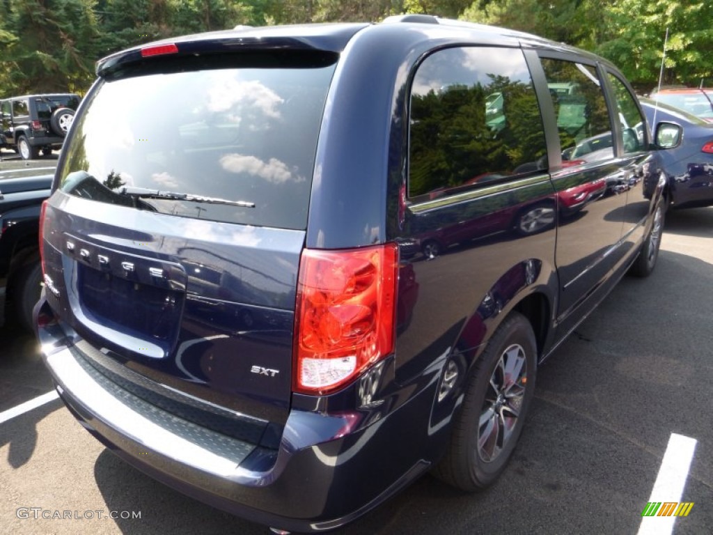 2016 Grand Caravan SXT - True Blue Pearl / Black photo #6