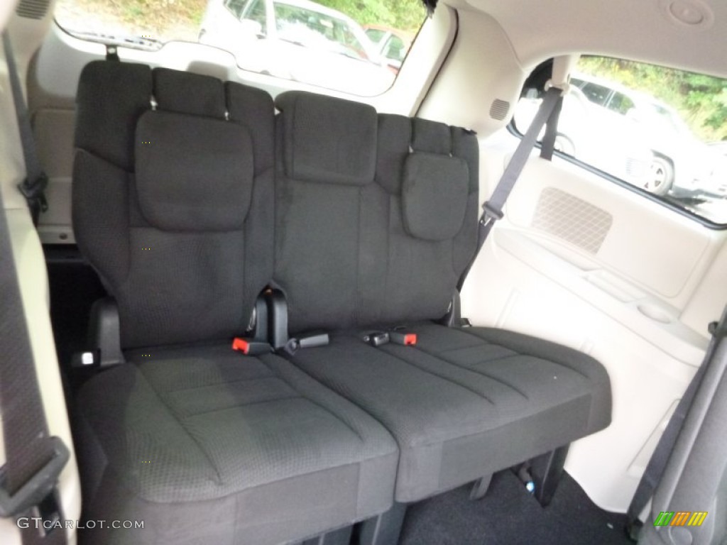 2016 Dodge Grand Caravan SE Rear Seat Photos