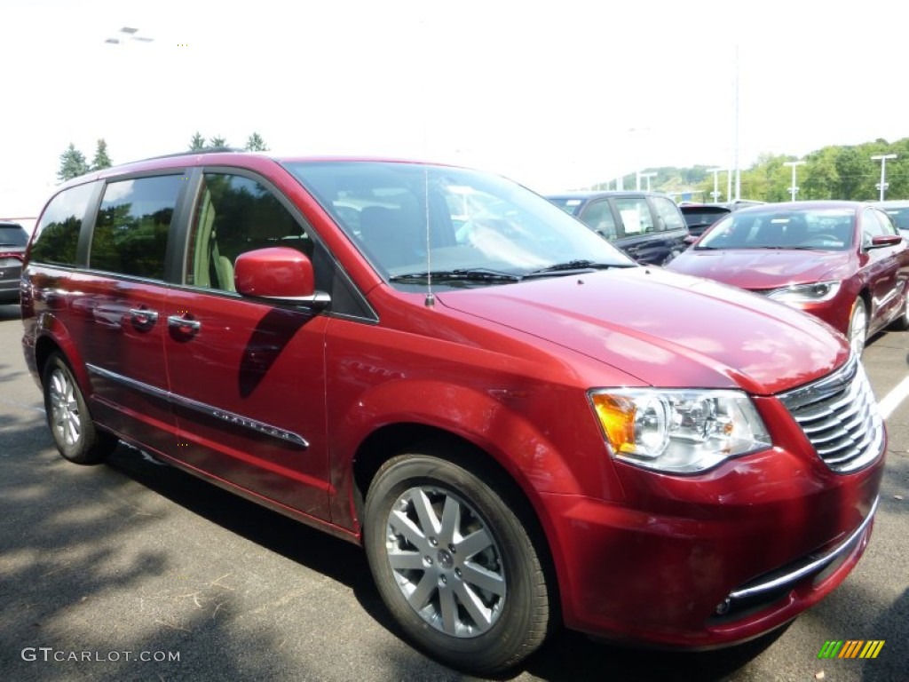 2016 Town & Country Touring - Deep Cherry Red Crystal Pearl / Dark Frost Beige/Medium Frost Beige photo #12