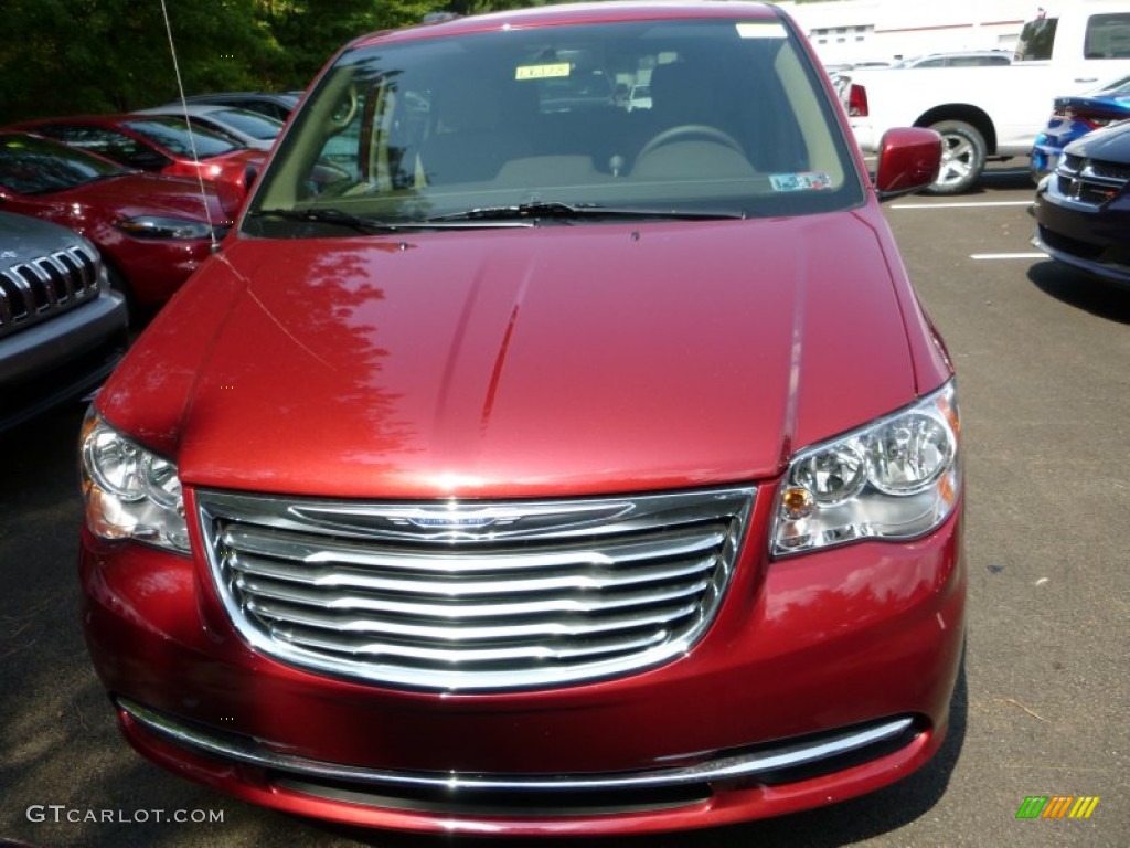 2016 Town & Country Touring - Deep Cherry Red Crystal Pearl / Dark Frost Beige/Medium Frost Beige photo #13
