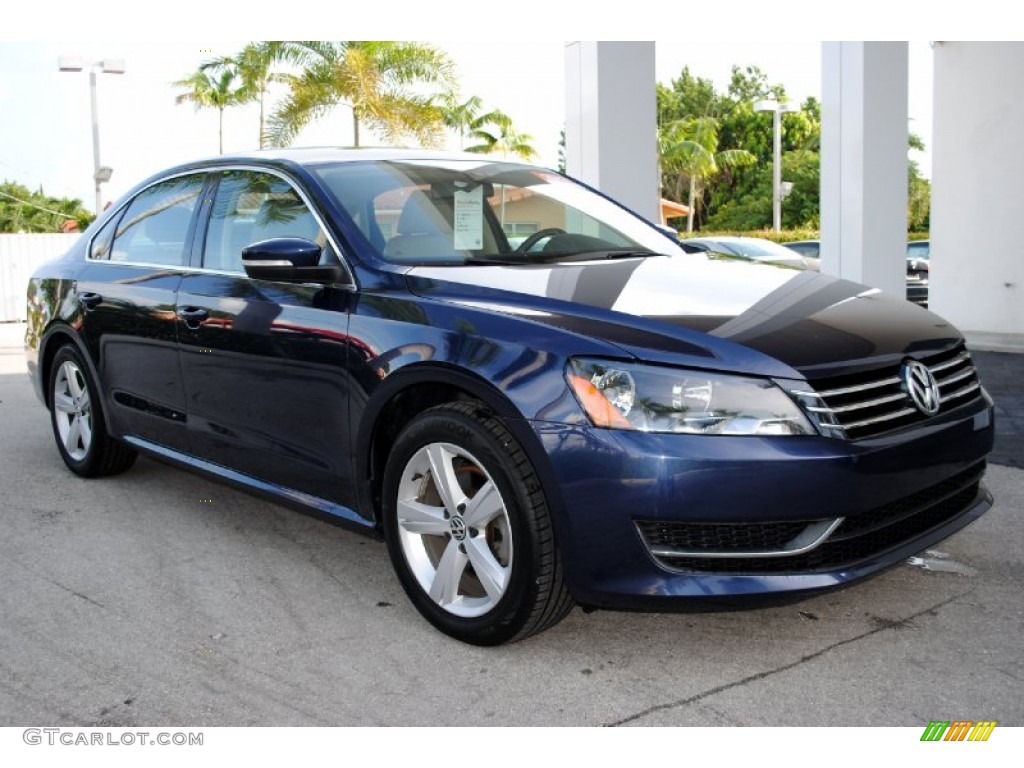 Night Blue Metallic 2013 Volkswagen Passat 2.5L SE Exterior Photo #106987630