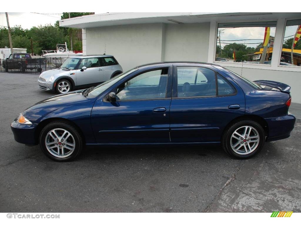 2002 Cavalier Sedan - Indigo Blue Metallic / Graphite photo #4