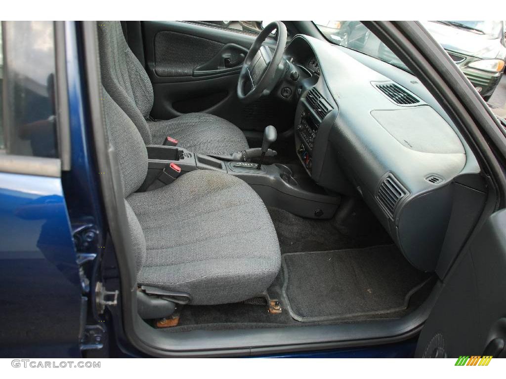 2002 Cavalier Sedan - Indigo Blue Metallic / Graphite photo #9