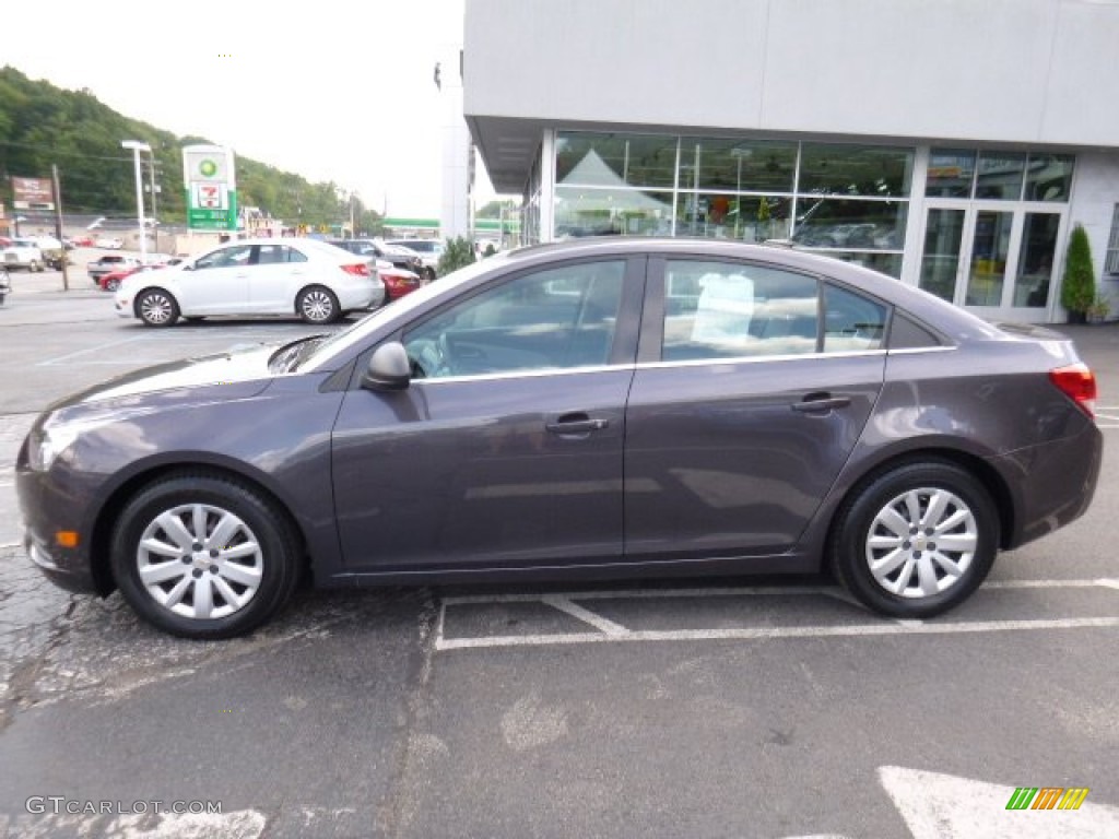 2011 Cruze LS - Taupe Gray Metallic / Jet Black/Medium Titanium photo #2