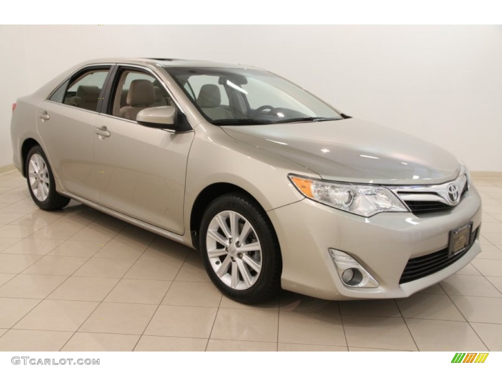 2013 Camry XLE - Champagne Mica / Ivory photo #1