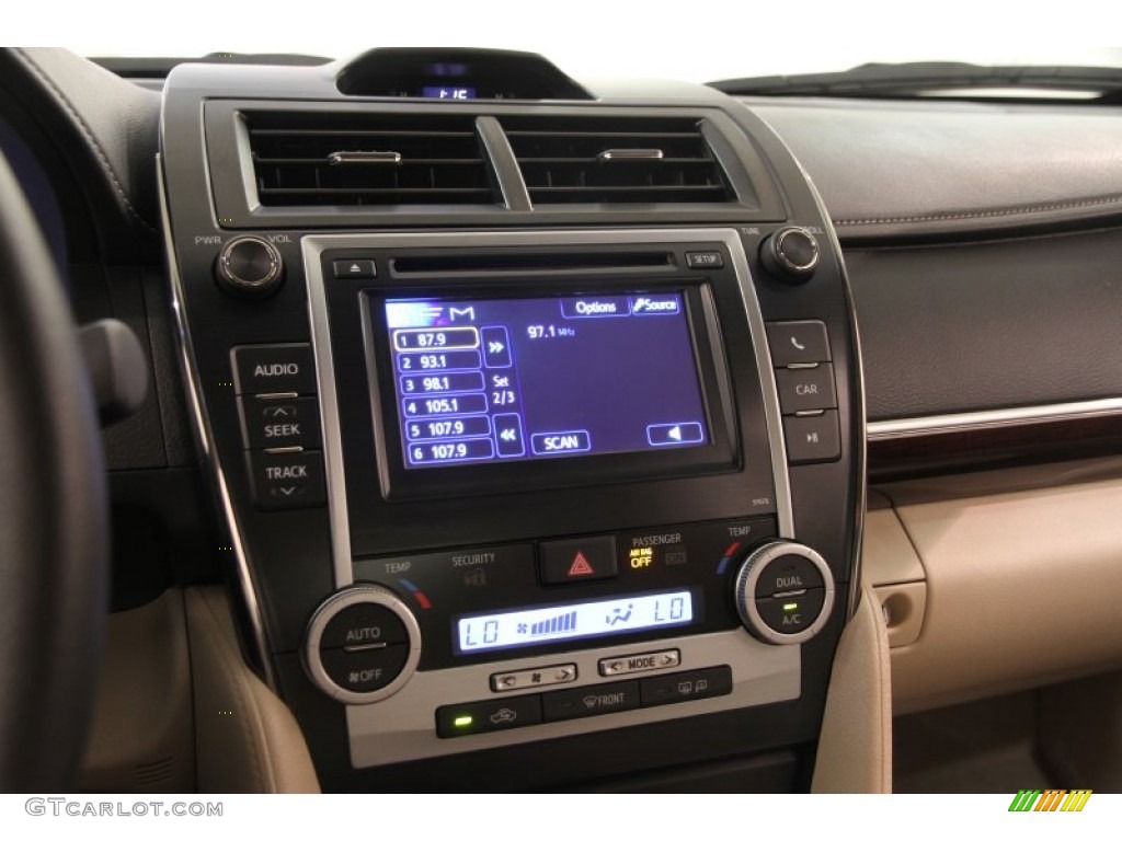 2013 Camry XLE - Champagne Mica / Ivory photo #8