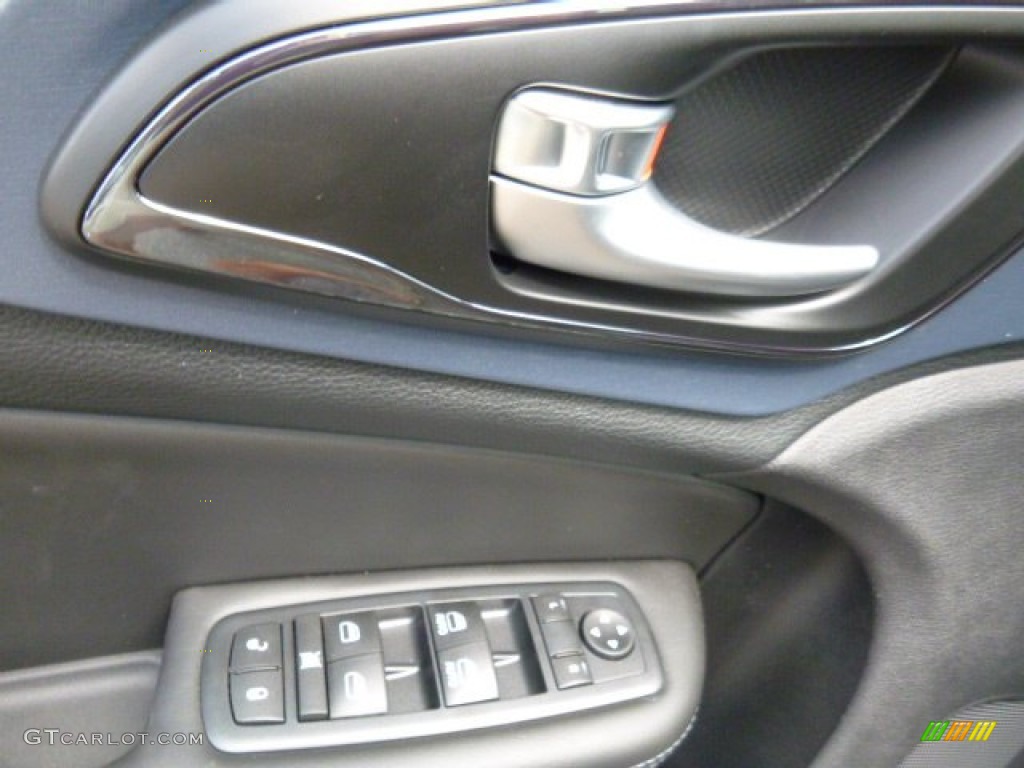 2016 Chrysler 200 S Controls Photo #106995867