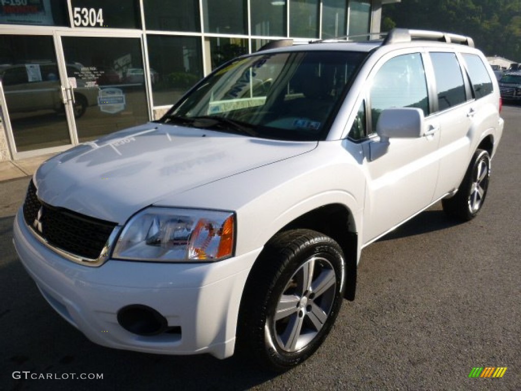 2011 Endeavor SE AWD - White Pearl / Black photo #9