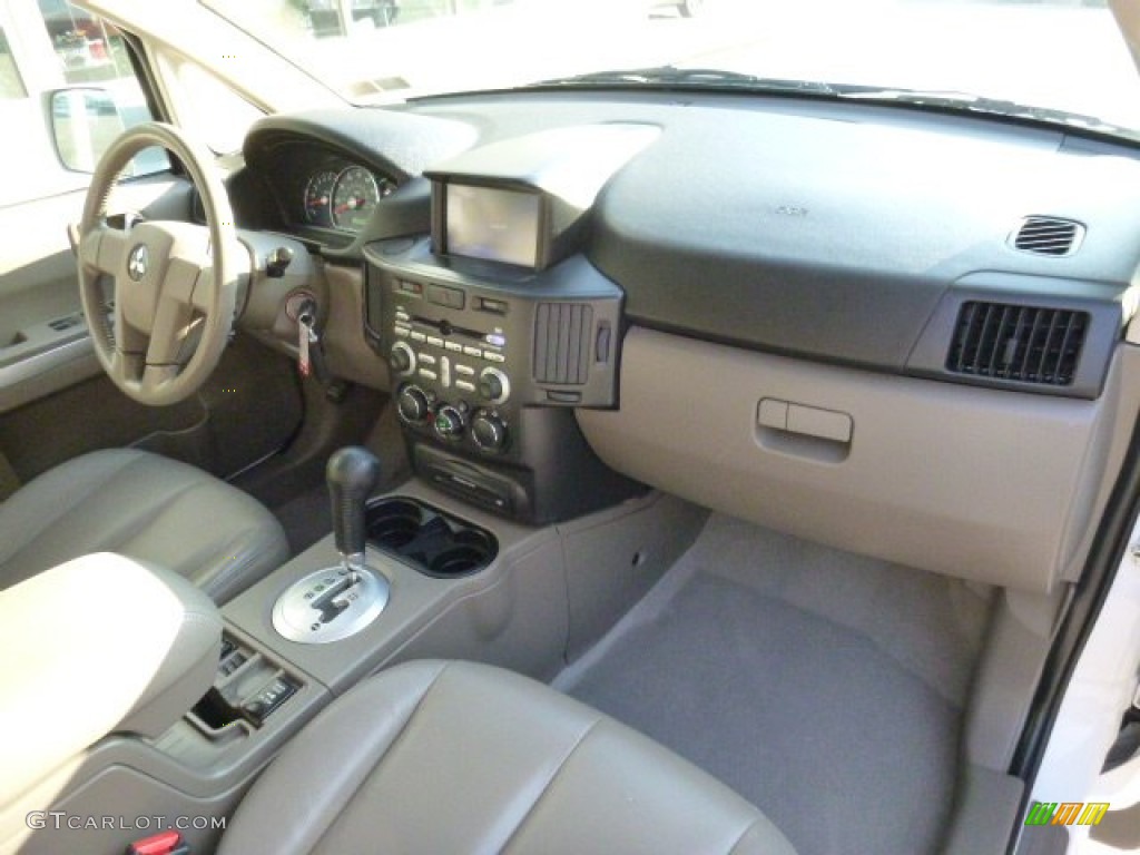 2011 Endeavor SE AWD - White Pearl / Black photo #11