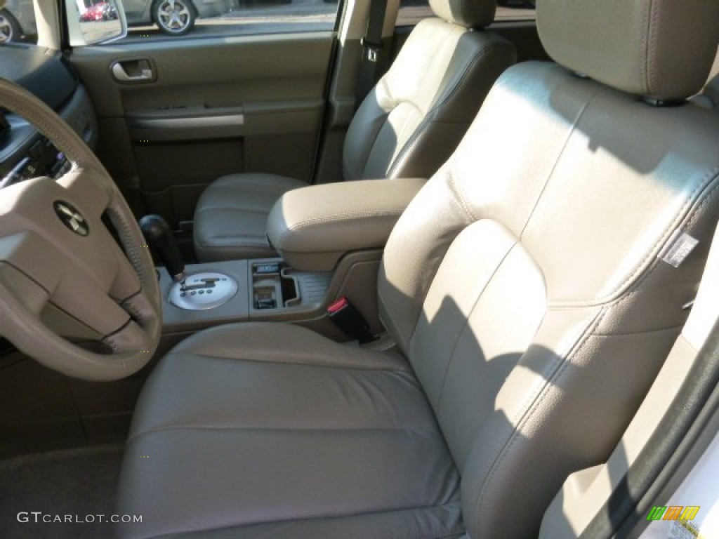 2011 Endeavor SE AWD - White Pearl / Black photo #15