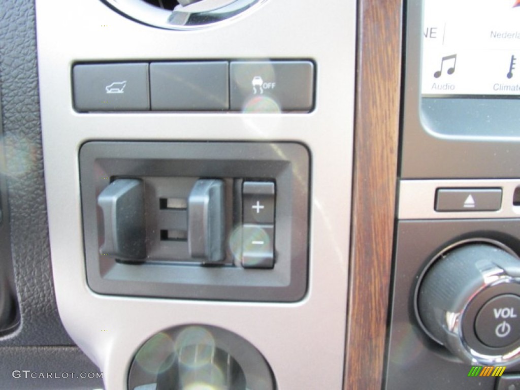 2016 Ford Expedition King Ranch Controls Photo #107000308