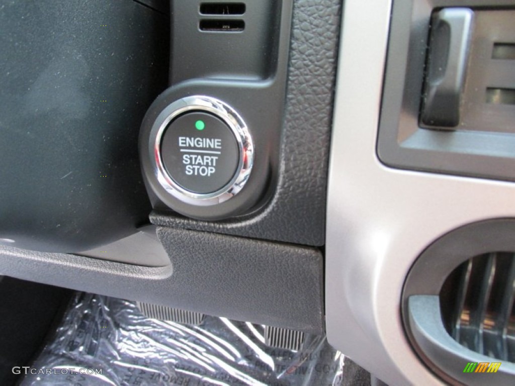 2016 Ford Expedition King Ranch Controls Photo #107000329