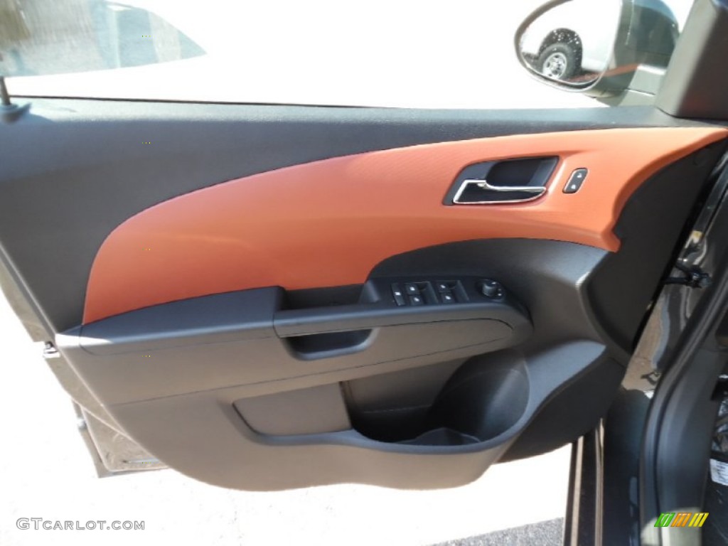 2016 Chevrolet Sonic LT Sedan Jet Black/Brick Door Panel Photo #107002126