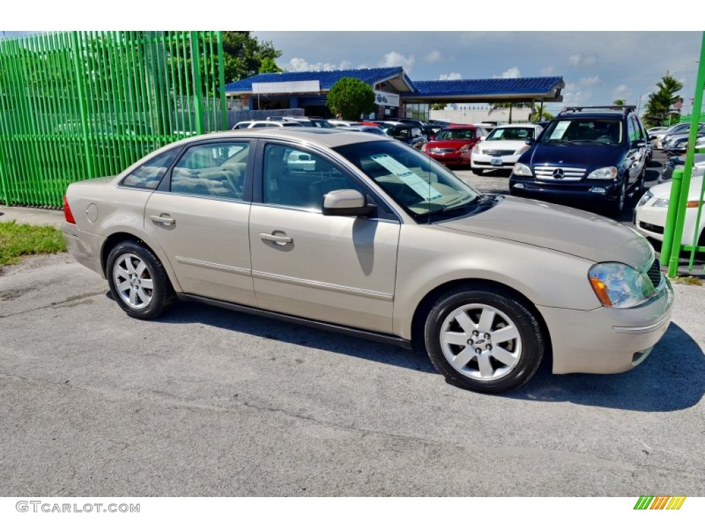 2005 Five Hundred SEL - Pueblo Gold Metallic / Shale Grey photo #29