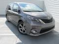 Front 3/4 View of 2015 Sienna SE