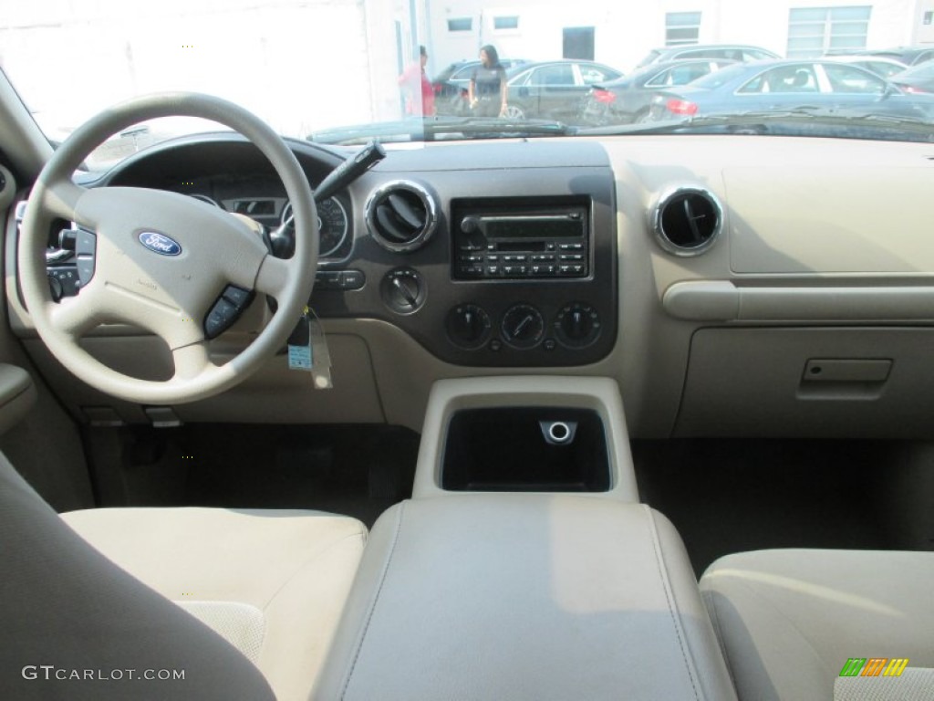 2005 Expedition XLT 4x4 - Dark Stone Metallic / Medium Parchment photo #5