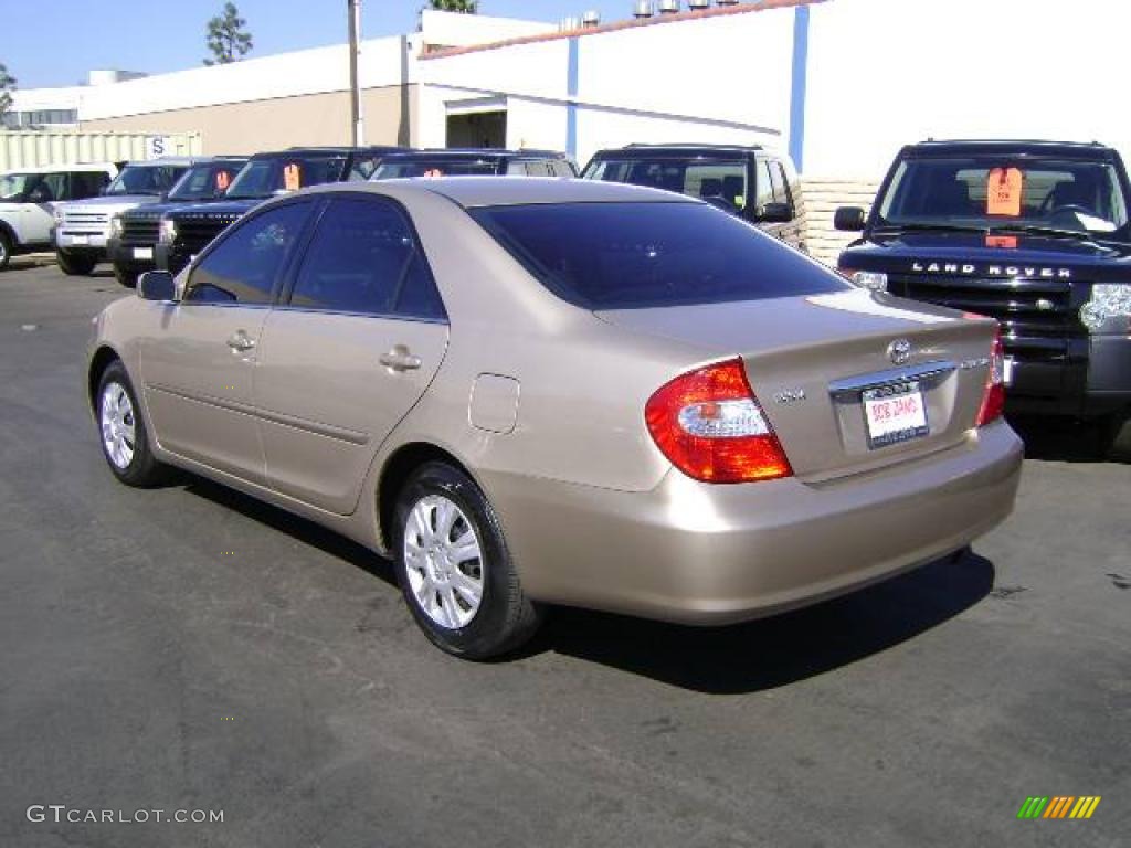 2003 Camry LE - Desert Sand Mica / Taupe photo #2