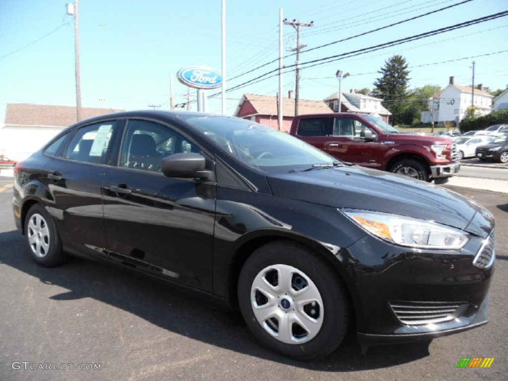 2015 Focus S Sedan - Tuxedo Black Metallic / Charcoal Black photo #3