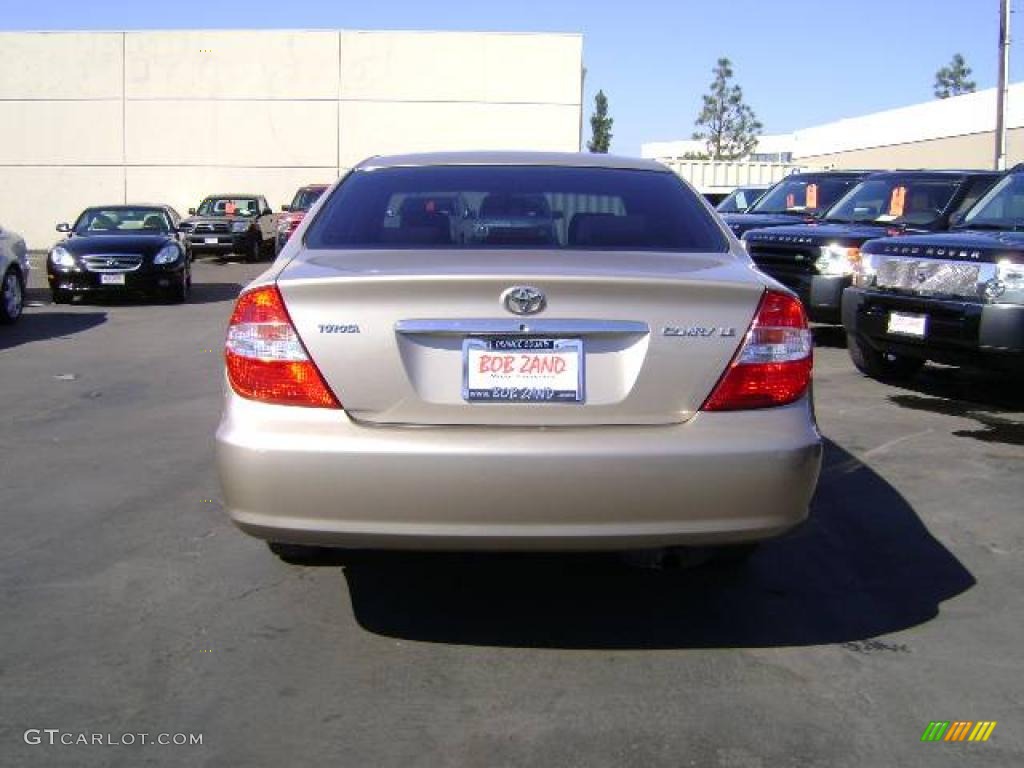 2003 Camry LE - Desert Sand Mica / Taupe photo #6