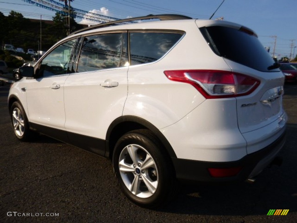 2015 Escape SE - Oxford White / Medium Light Stone photo #4