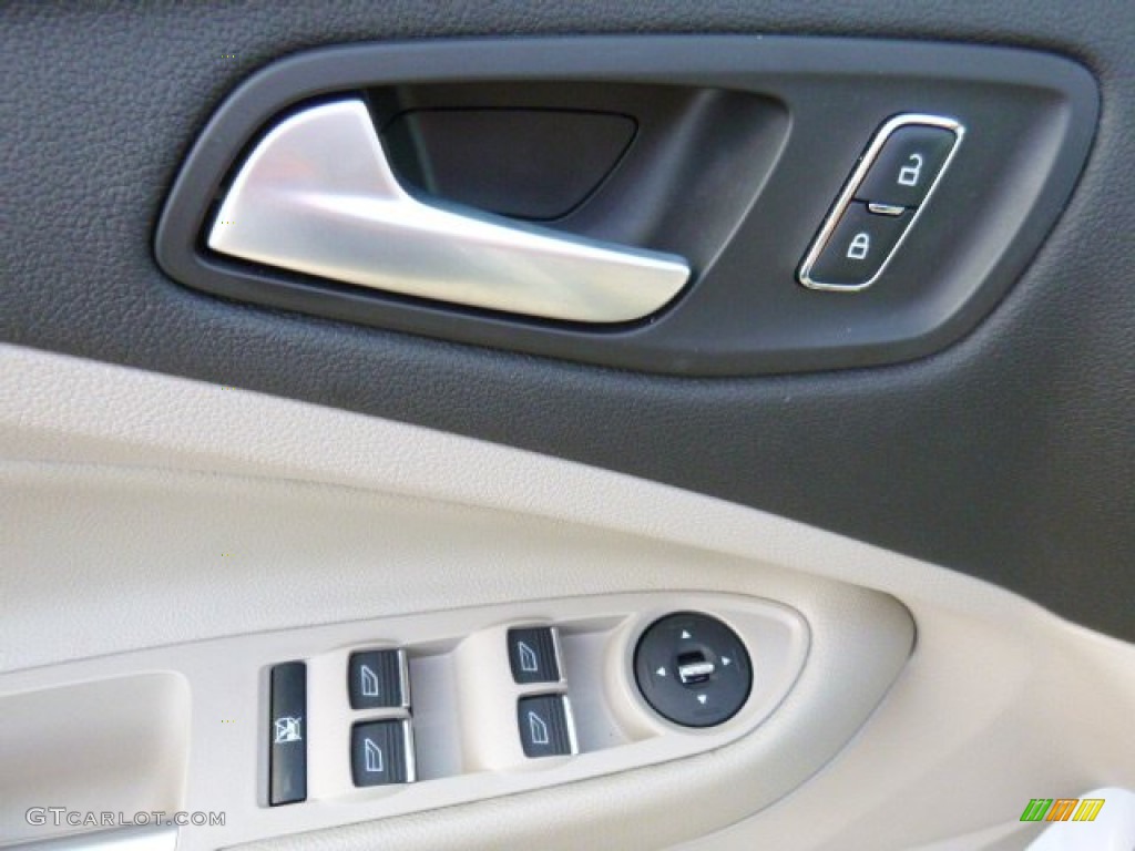 2015 Escape SE - Oxford White / Medium Light Stone photo #10