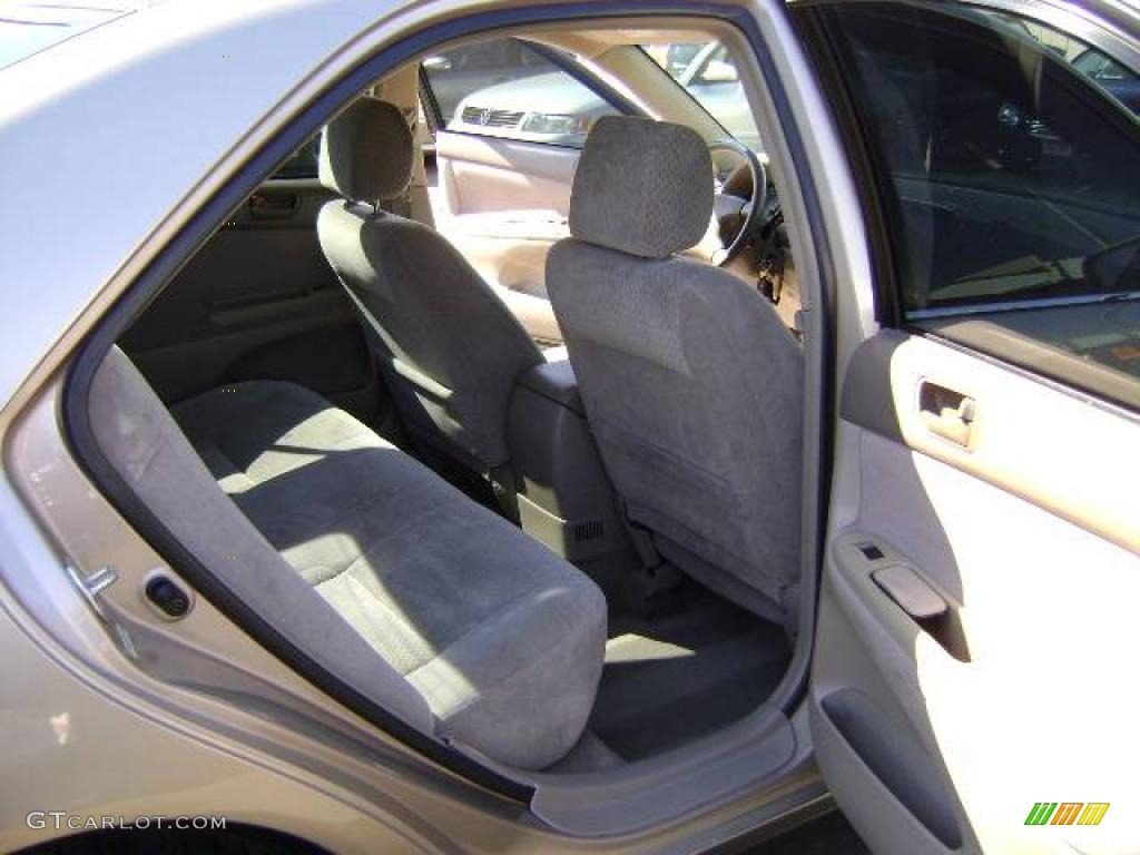 2003 Camry LE - Desert Sand Mica / Taupe photo #9