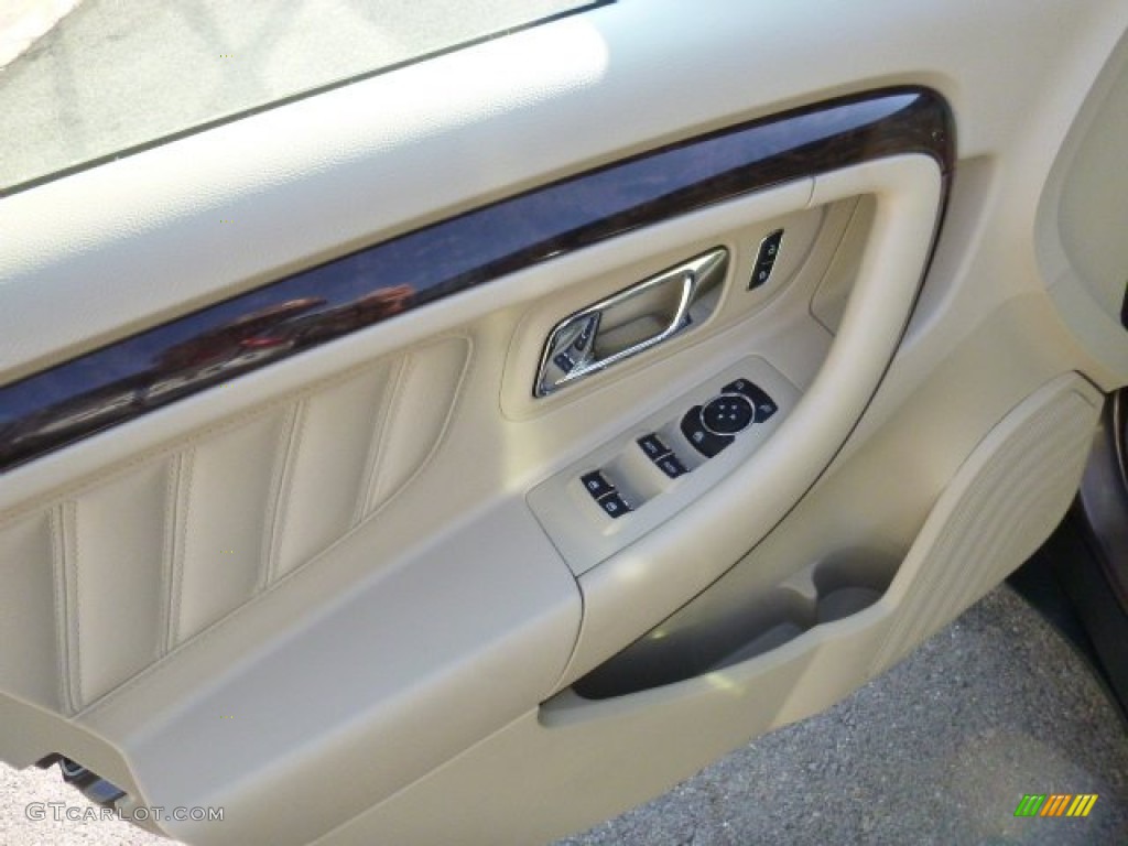2015 Taurus Limited AWD - Caribou Metallic / Dune photo #20