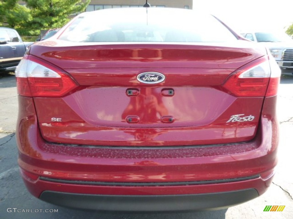 2016 Fiesta SE Sedan - Ruby Red Metallic / Medium Light Stone photo #3