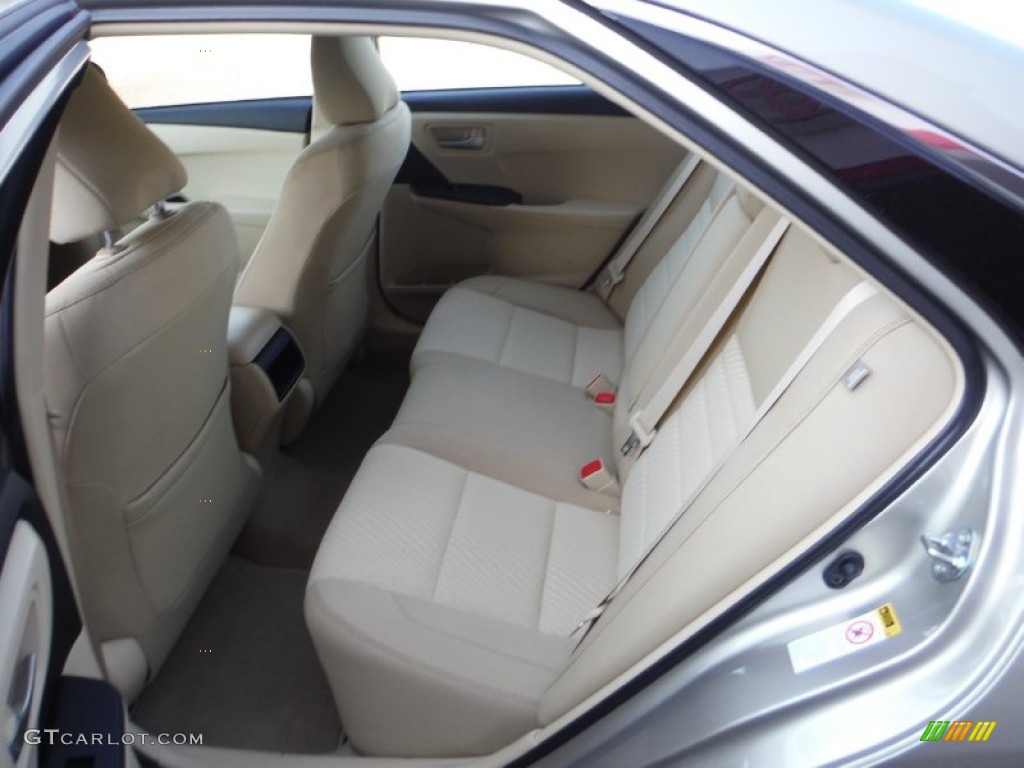 2015 Camry LE - Creme Brulee Mica / Almond photo #17