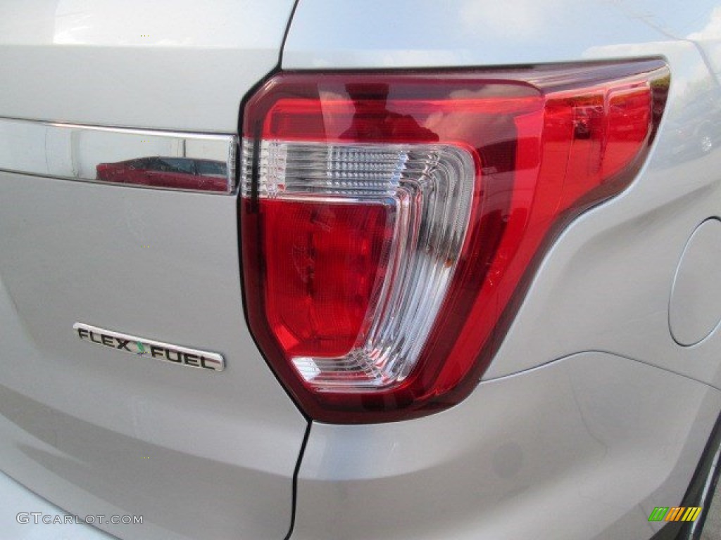 2016 Explorer FWD - Ingot Silver Metallic / Medium Light Camel photo #16