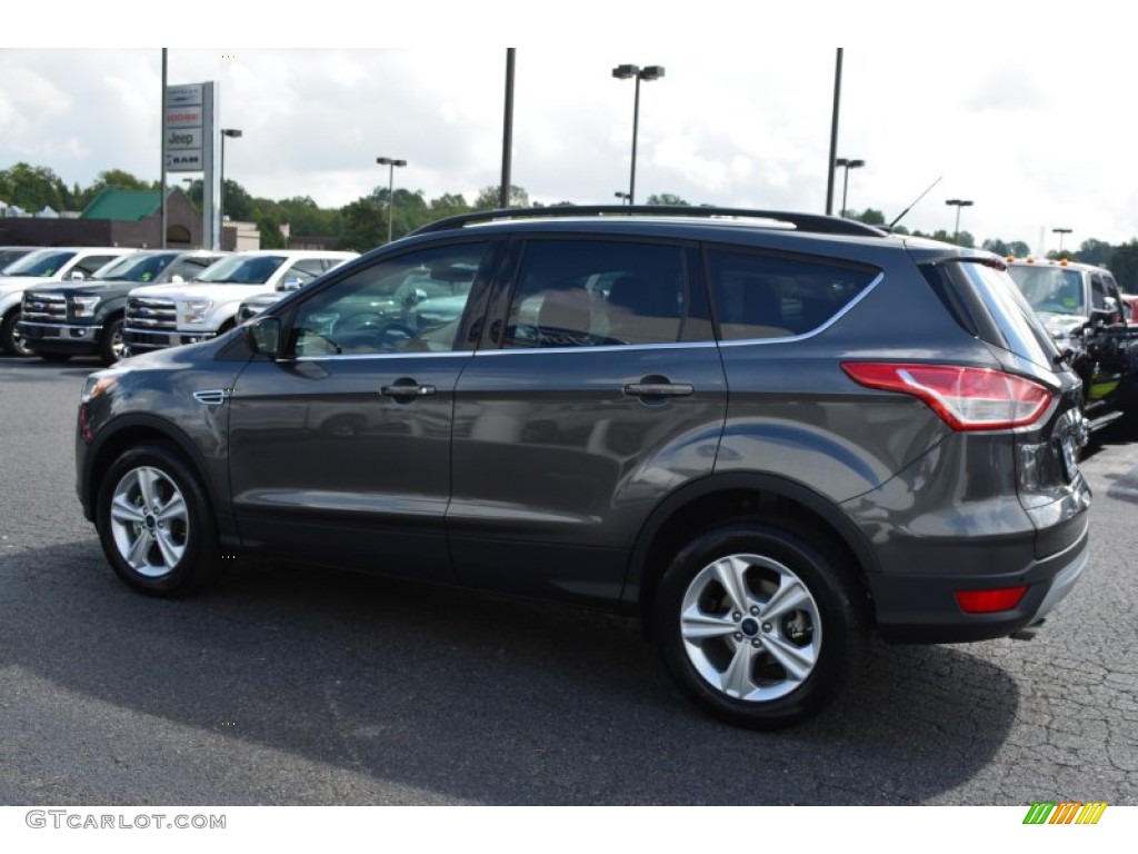 2016 Escape SE - Magnetic Metallic / Charcoal Black photo #24