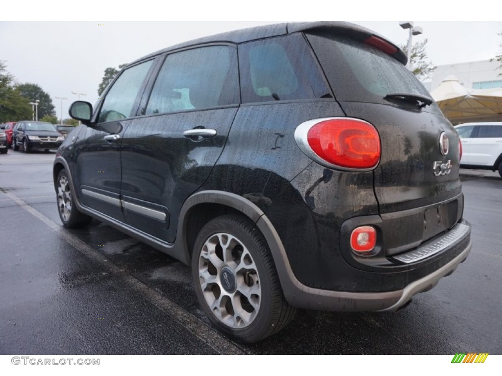 2014 500L Trekking - Nero (Black) / Black/Marrone (Black/Brown) photo #2