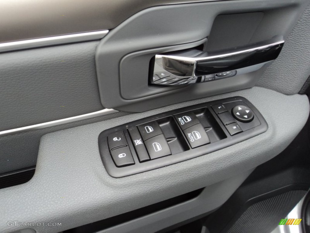 2016 Ram 1500 Big Horn Crew Cab 4x4 Controls Photo #107027262