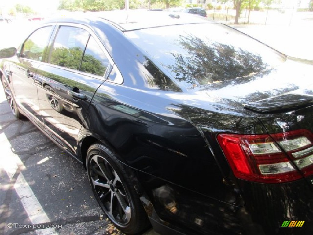 2015 Taurus SHO AWD - Tuxedo Black Metallic / SHO Charcoal Black/Mayan Gray photo #5