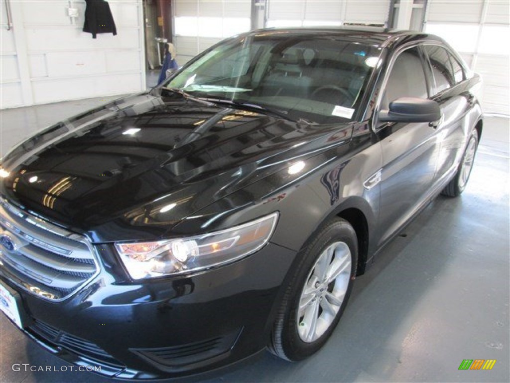 2015 Taurus SE - Tuxedo Black Metallic / Dune photo #3