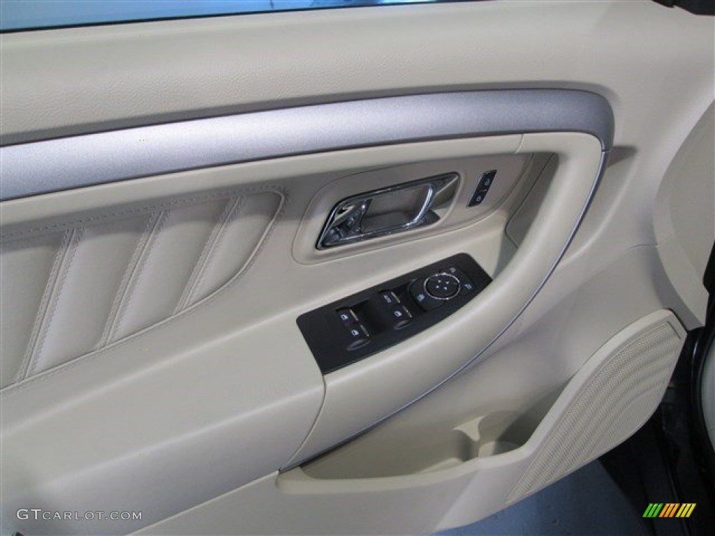 2015 Taurus SE - Tuxedo Black Metallic / Dune photo #12