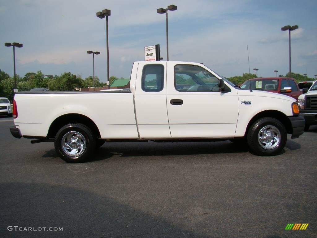 2004 F150 XL Heritage SuperCab - Oxford White / Heritage Graphite Grey photo #2