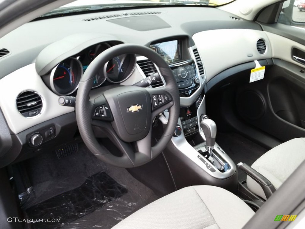 2016 Cruze Limited LT - Silver Ice Metallic / Medium Titanium photo #7