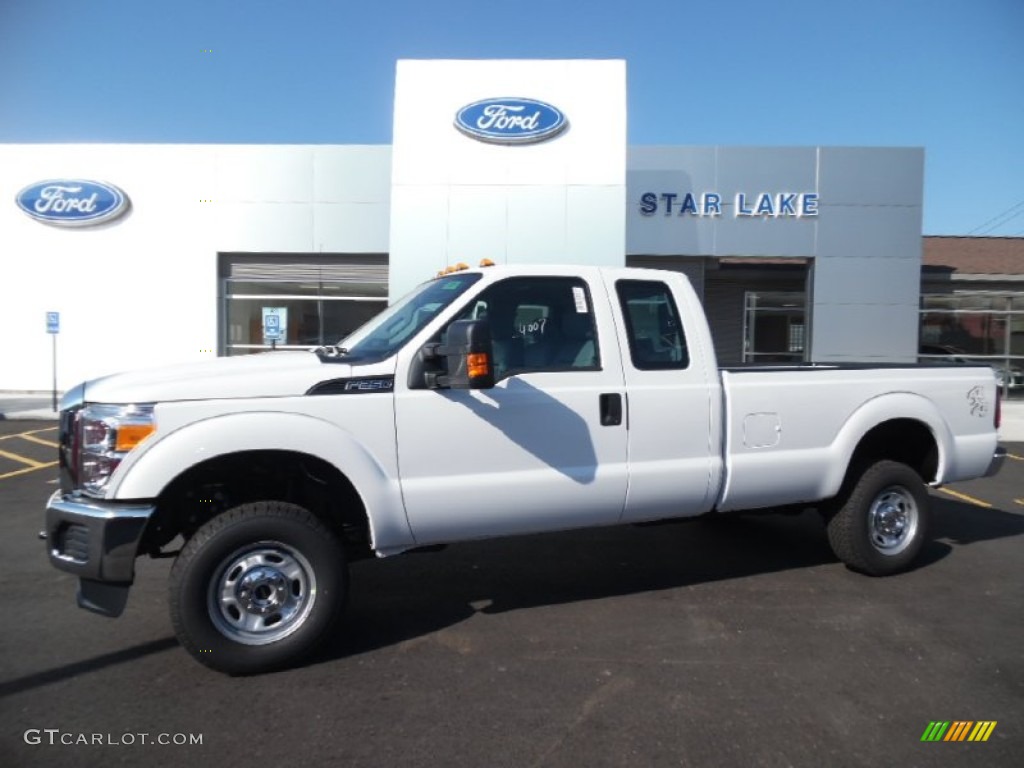 2016 F250 Super Duty XL Super Cab 4x4 - Oxford White / Black photo #1