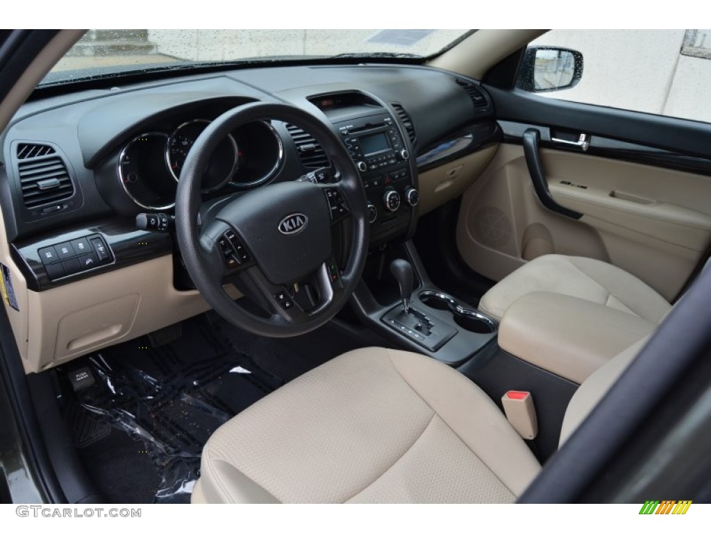 Beige Interior 2013 Kia Sorento LX Photo #107046074