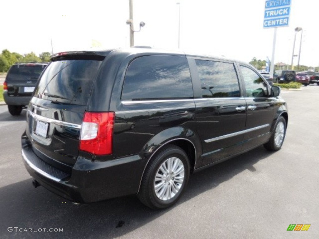 2014 Town & Country Limited - Brilliant Black Crystal Pearl / Black/Light Graystone photo #11