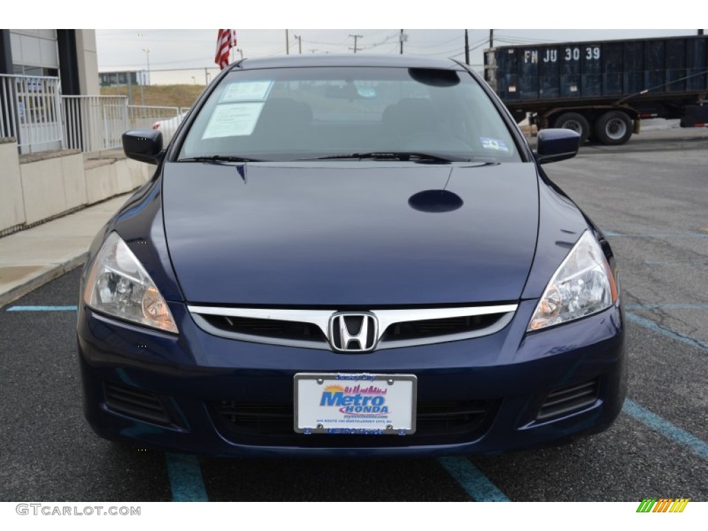 2006 Accord SE Sedan - Royal Blue Pearl / Gray photo #3