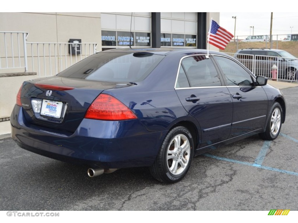 2006 Accord SE Sedan - Royal Blue Pearl / Gray photo #6