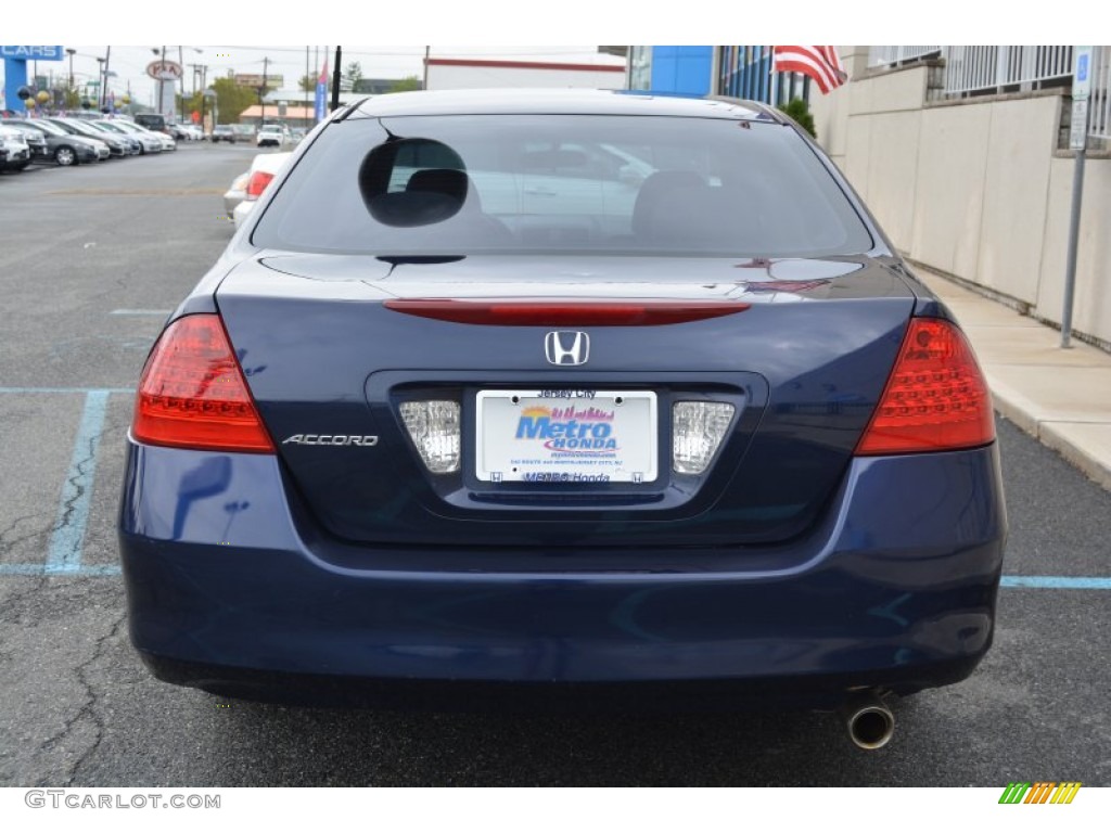 2006 Accord SE Sedan - Royal Blue Pearl / Gray photo #7