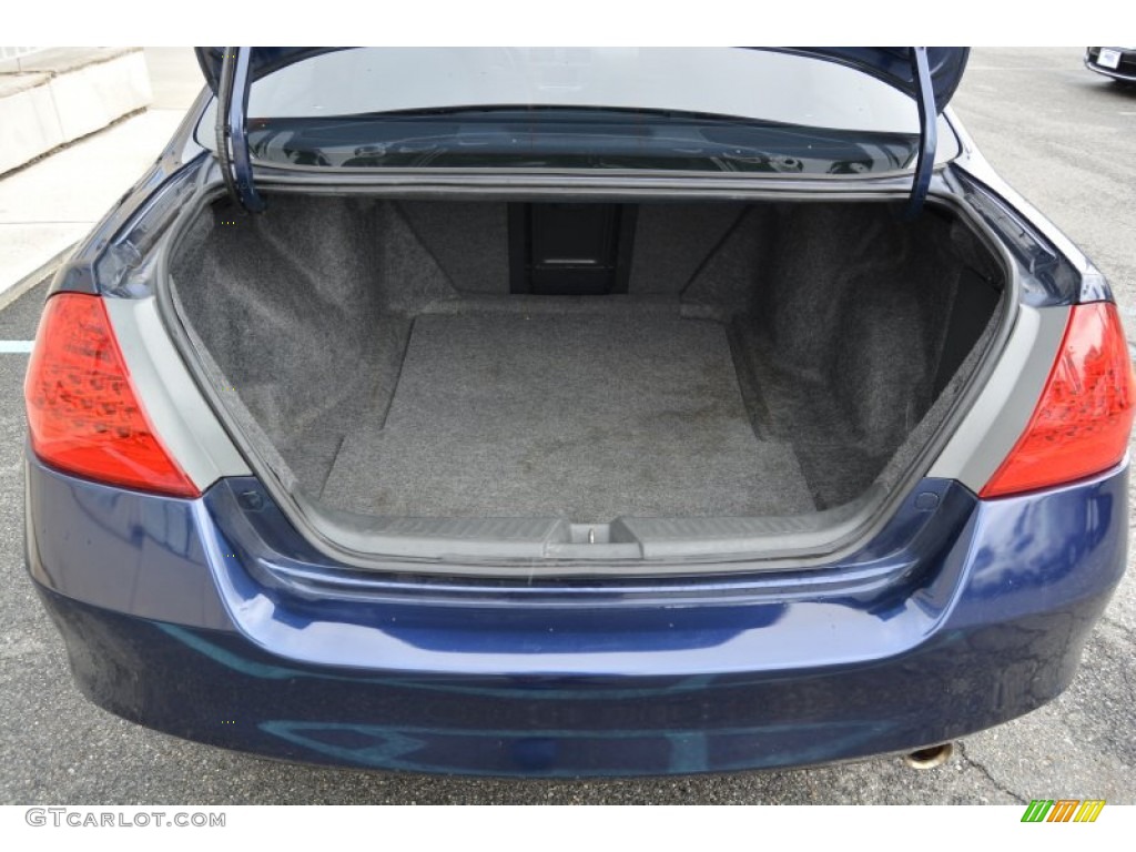 2006 Accord SE Sedan - Royal Blue Pearl / Gray photo #20