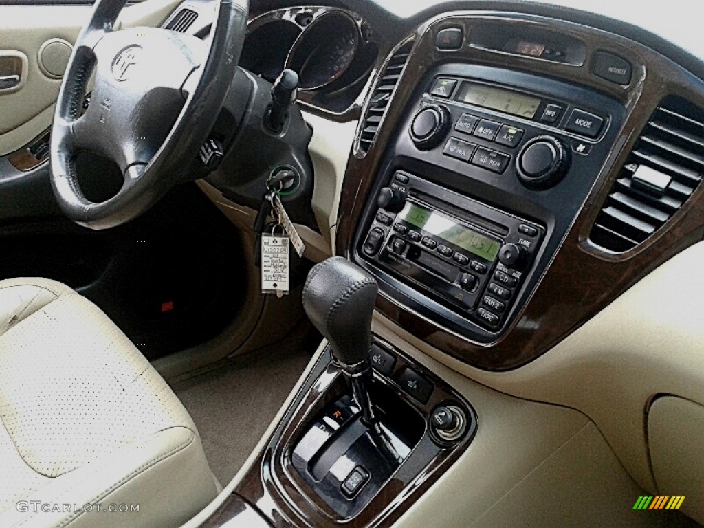 2003 Highlander V6 4WD - Electric Green Mica / Ivory photo #26
