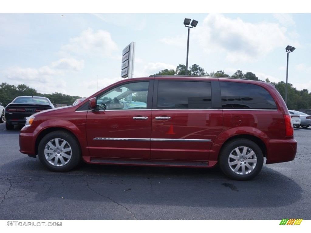 2016 Town & Country Touring - Deep Cherry Red Crystal Pearl / Black/Light Graystone photo #4