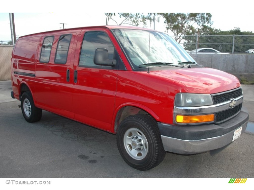 2005 Express 2500 Commercial Van - Victory Red / Medium Dark Pewter photo #1