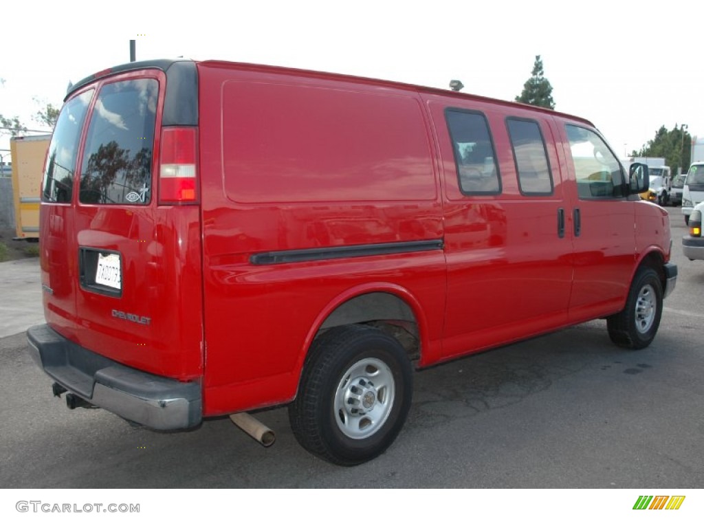 2005 Express 2500 Commercial Van - Victory Red / Medium Dark Pewter photo #5