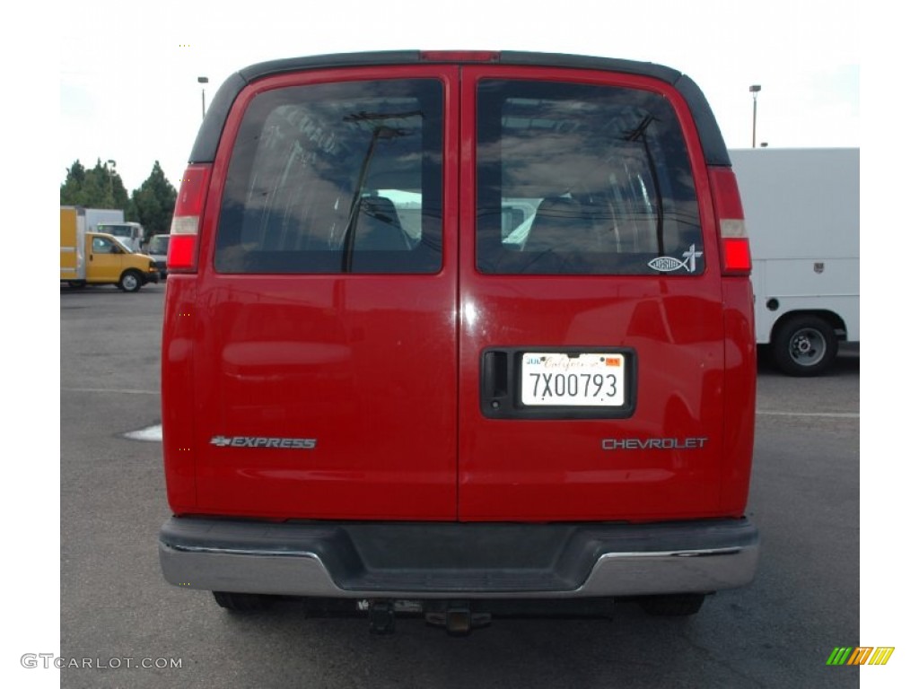 2005 Express 2500 Commercial Van - Victory Red / Medium Dark Pewter photo #6